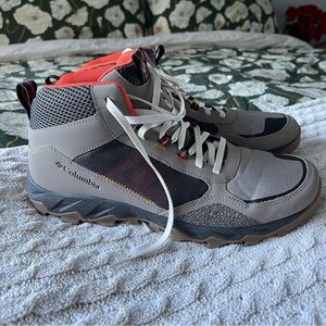 Columbia Men’s 11.5 Flow Centre Shoe LIKE NEW